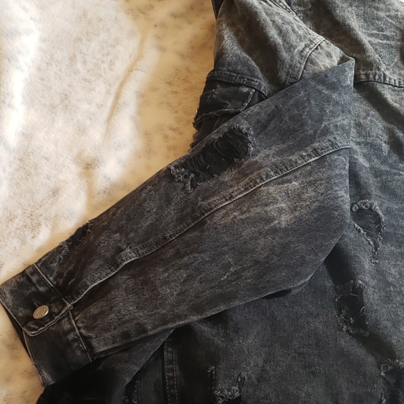 Bee & Cece Distressed Denim Jacket - Picture 4 of 8